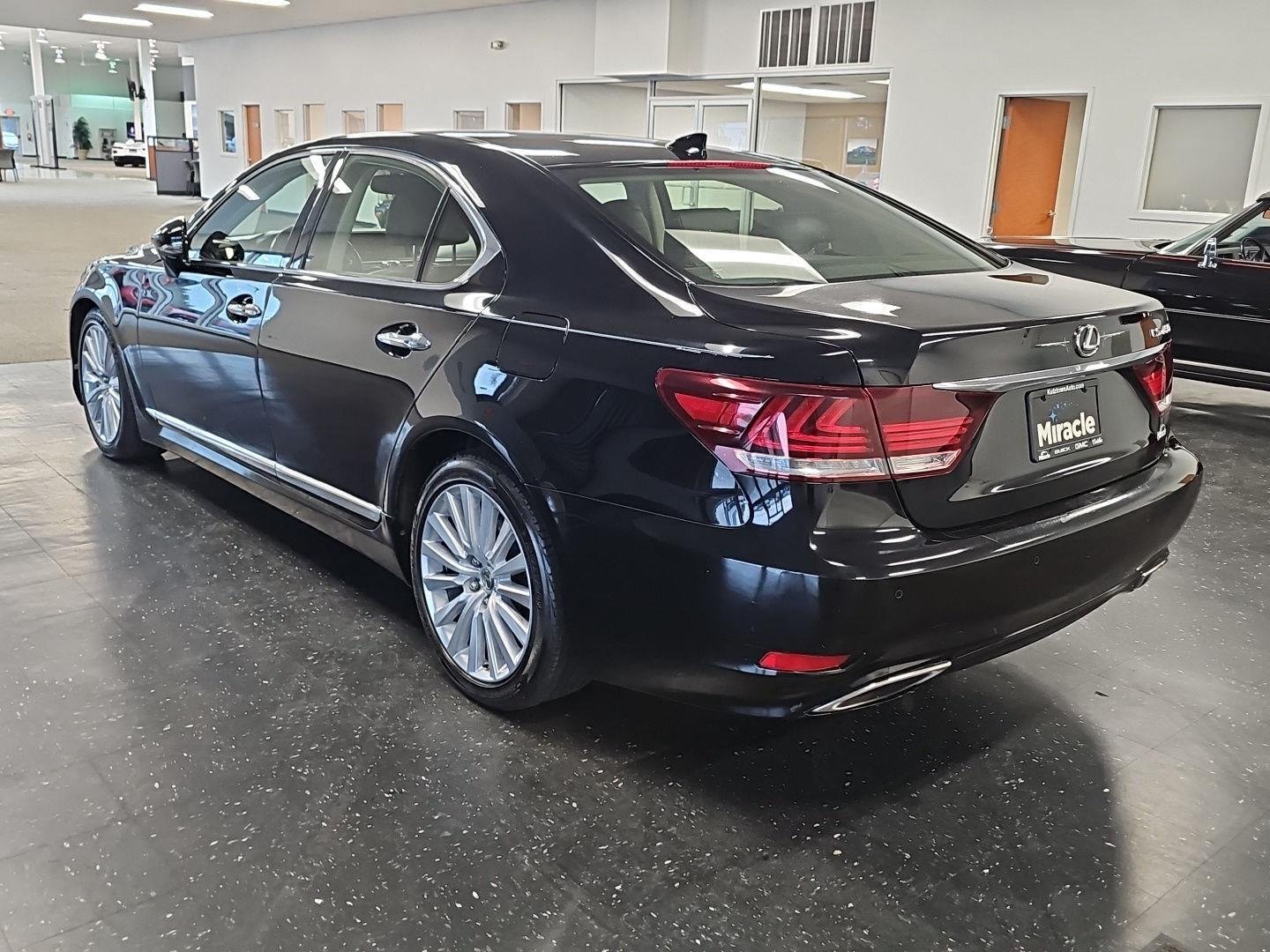 Used 2014 Obsidian Lexus 4DR SDN RWD image 7