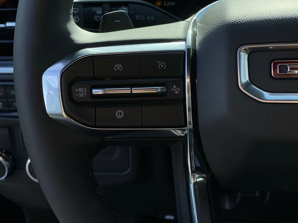 Used 2026 Onyx Black GMC Elevation image 20