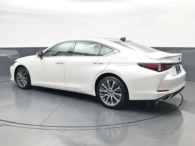 Used 2021 White Lexus 350 image 7