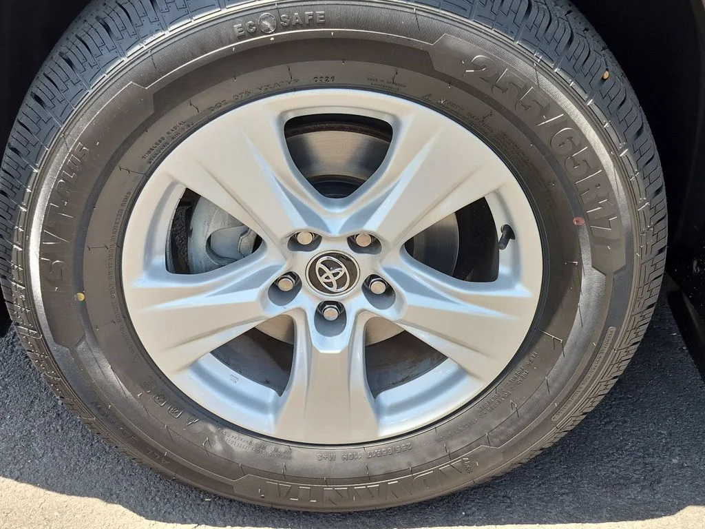 Used 2021 Black Toyota XLE image 9