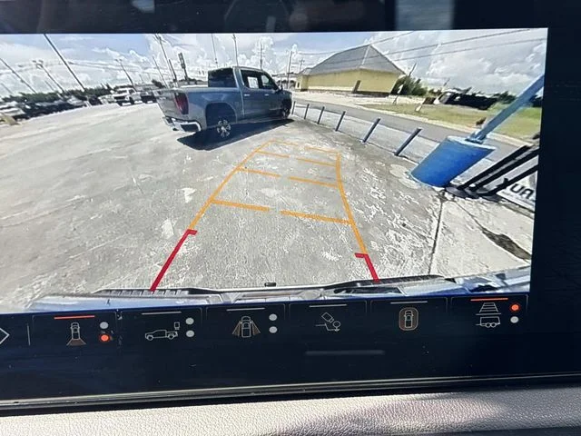 Used 2024 White GMC AT4 image 39