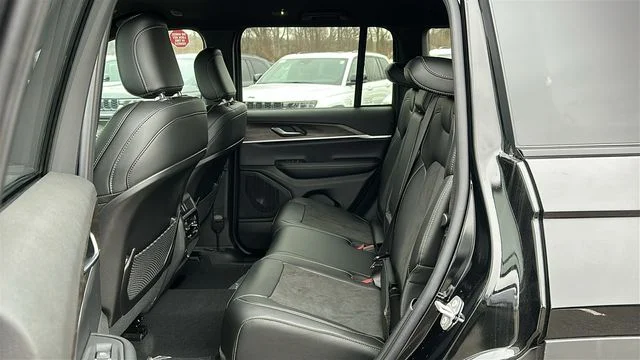 2026 Jeep Grand Cherokee Laredo - Photo 22