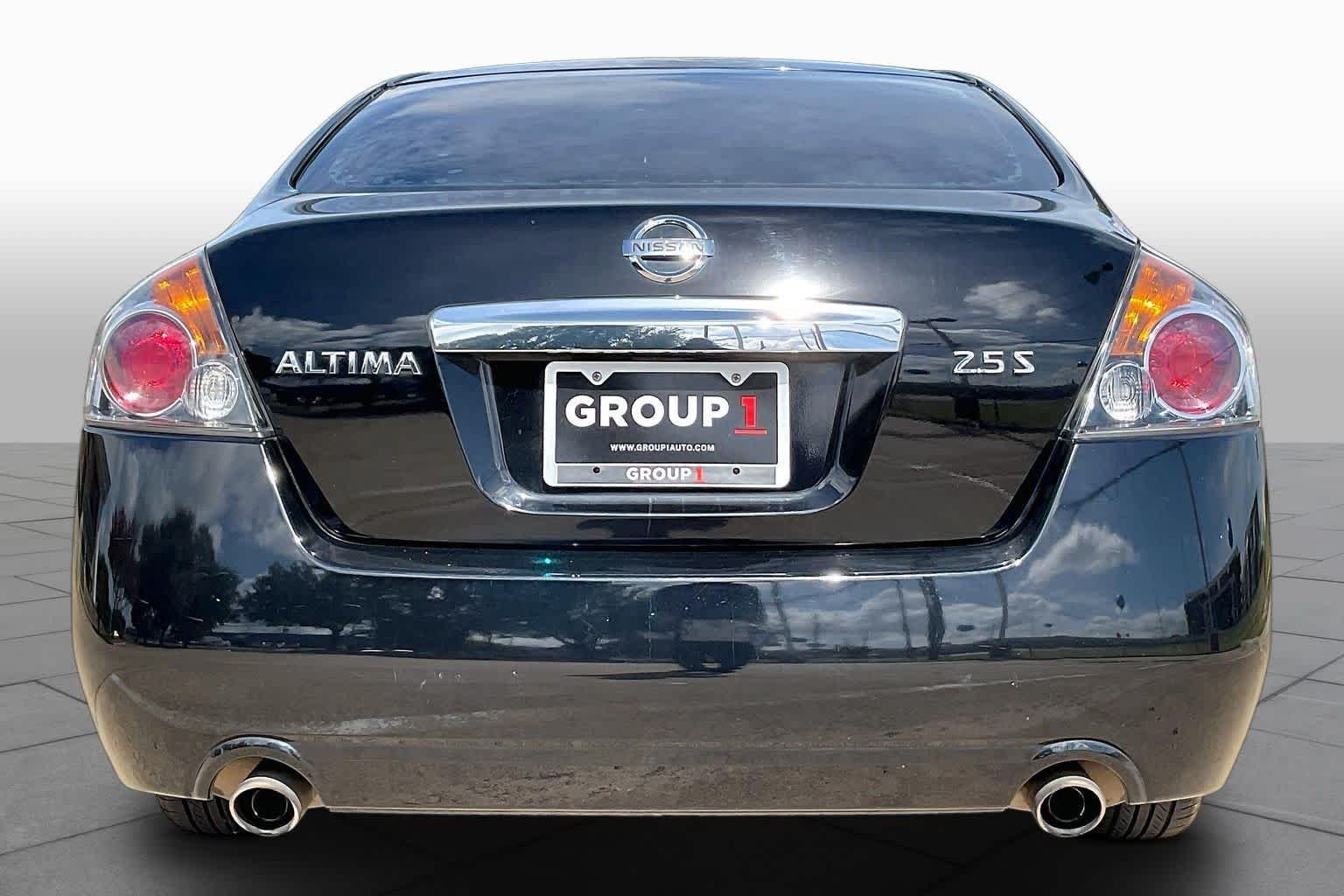 Used 2010 Super Black Nissan 2.5 S image 4