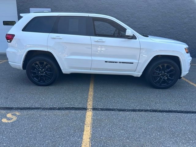 Used 2022 White Jeep Laredo X image 4