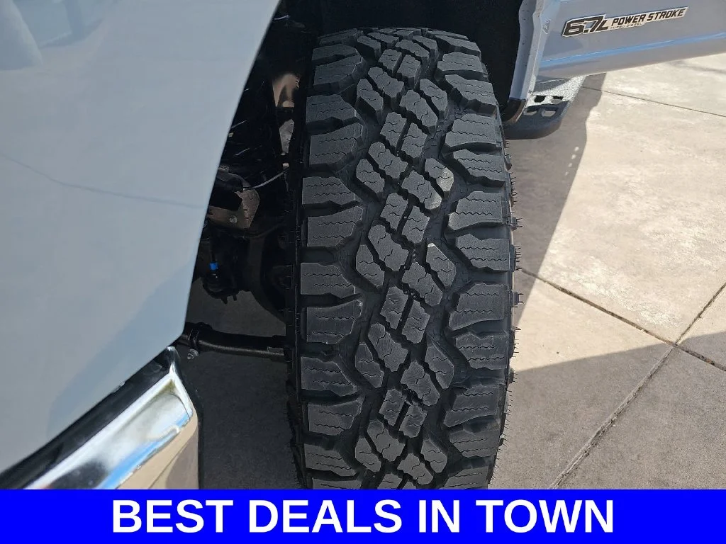 New 2026 Glacier Gray Metallic Tri-Coat Ford F-250® Lariat® image 35