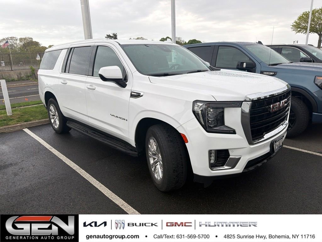 2023 GMC Yukon 4WD SLE's photo