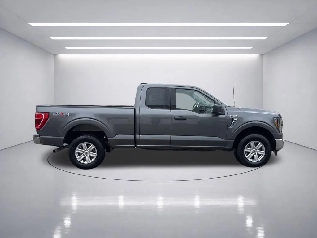 Used 2023 Carbonized Gray Metallic Ford XLT image 8