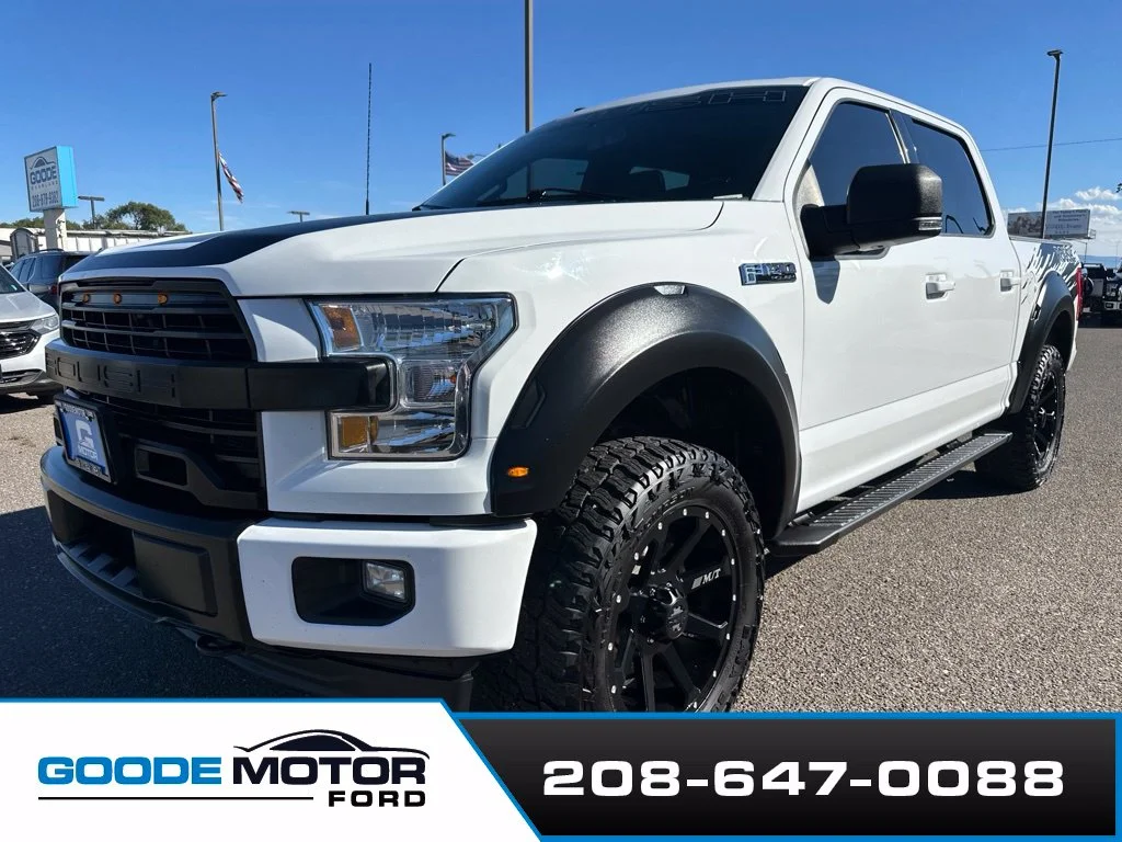 Used 2017 White Ford XLT image 1