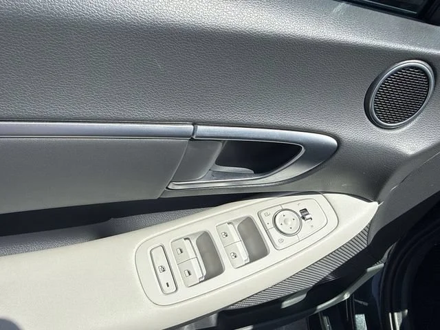 Used 2024 Gray Hyundai SEL image 24
