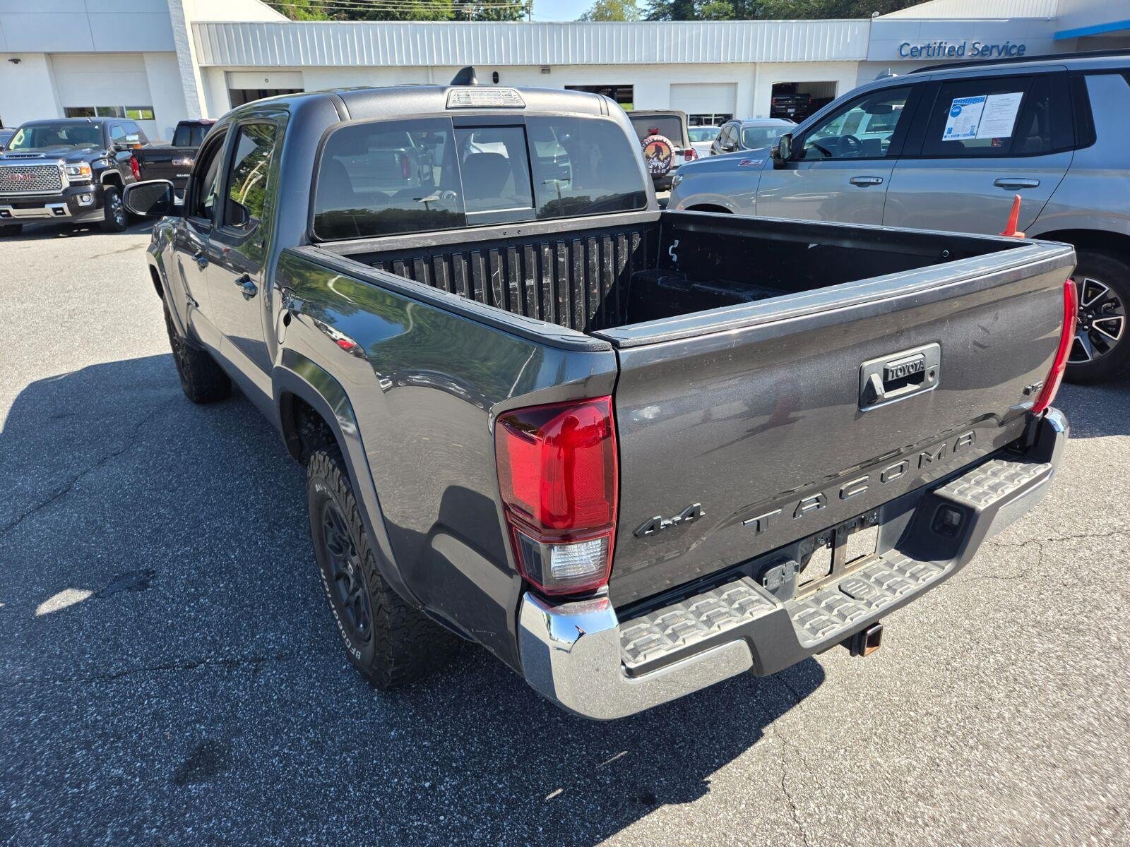 Used 2020 Grey Toyota SR5 image 8