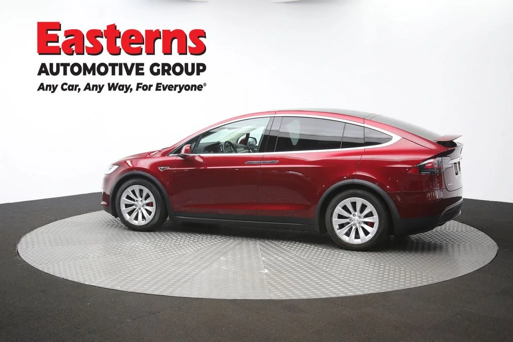 Used 2016 Red Tesla P90D image 59
