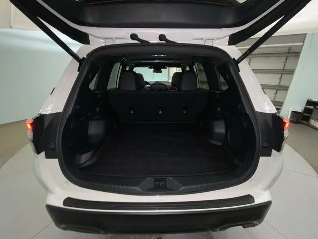 Used 2025 White Subaru Sport image 24