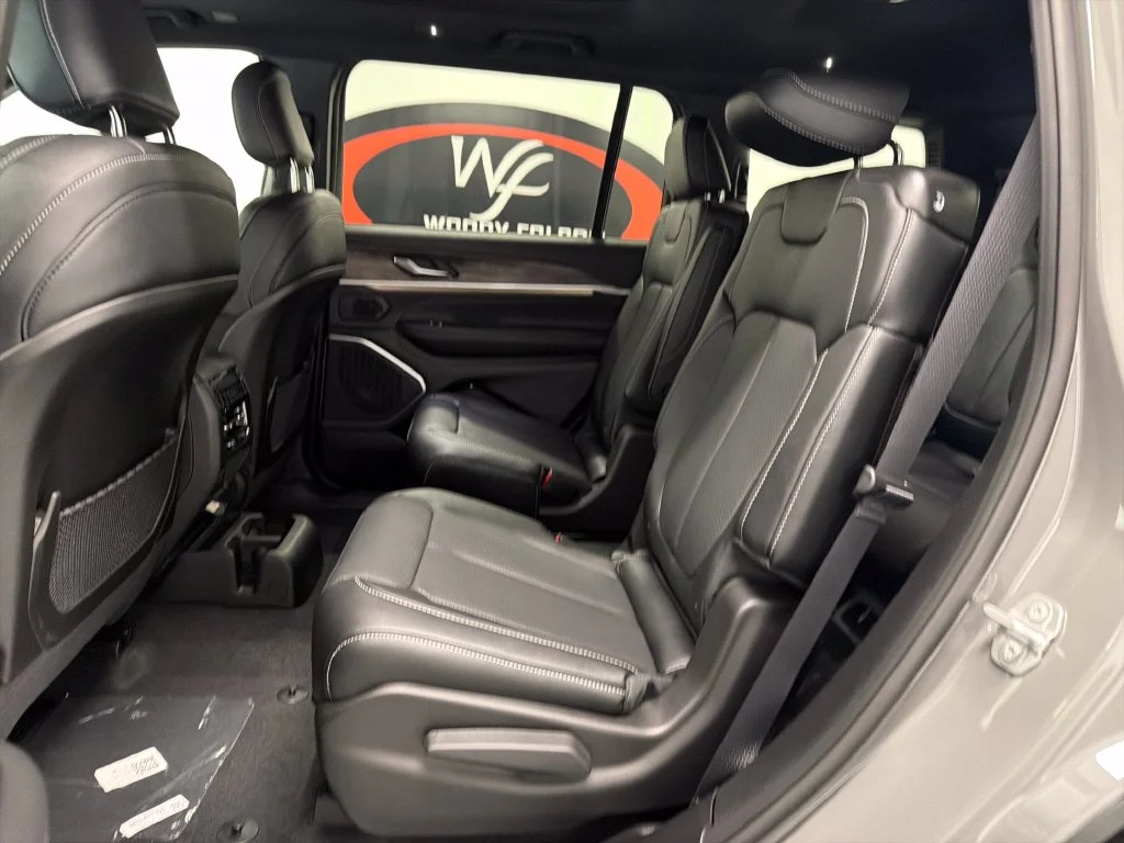 New 2027 Gray Jeep Limited image 14