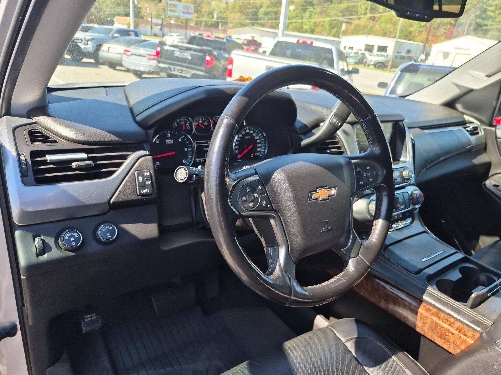 Used 2018 Silver Ice Metallic Chevrolet Premier image 18