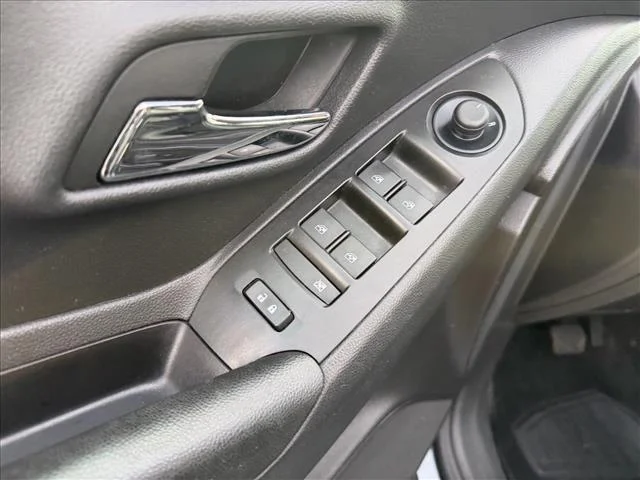 Used 2022  CHEVROLET 1LT image 12