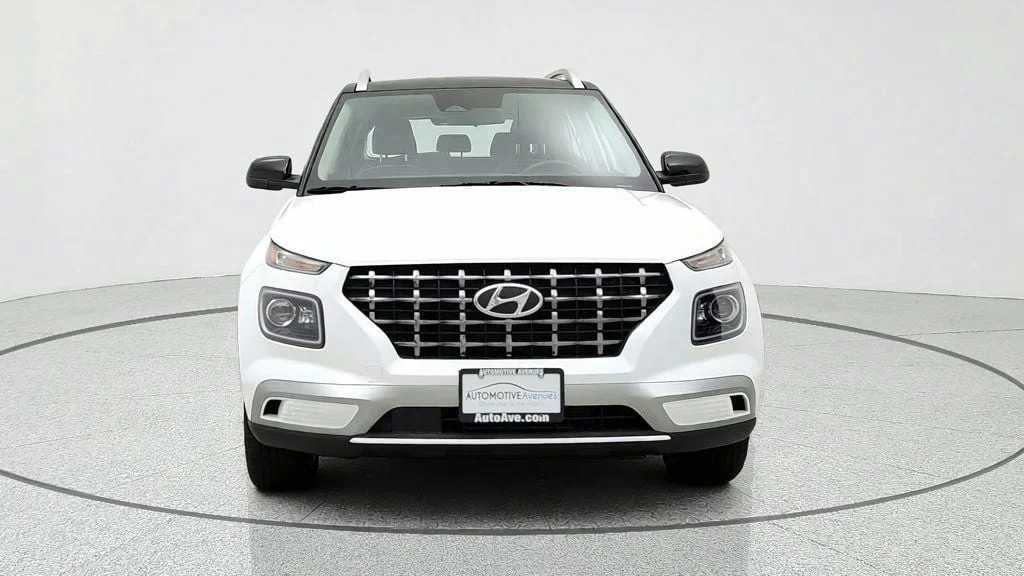 Used 2023 Lunar White Hyundai Limited IVT image 2
