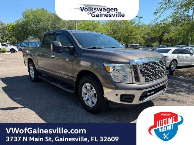 2018 Nissan Titan SV 4X4 Crew Cab's photo