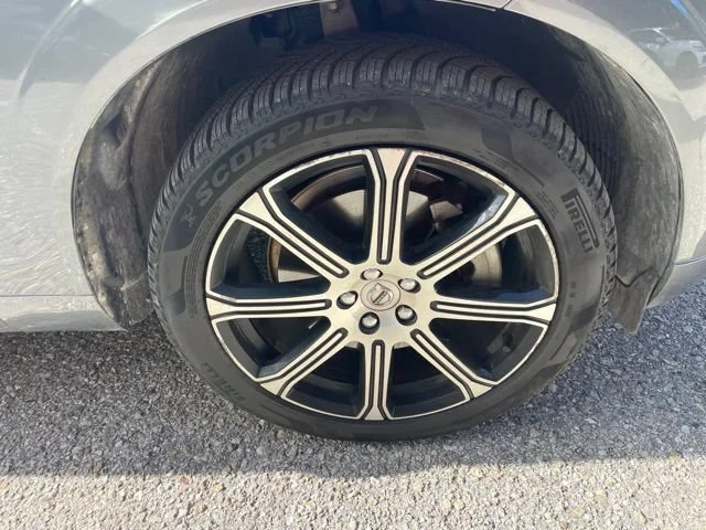 Used 2019 Gray Metallic Volvo Inscription image 7