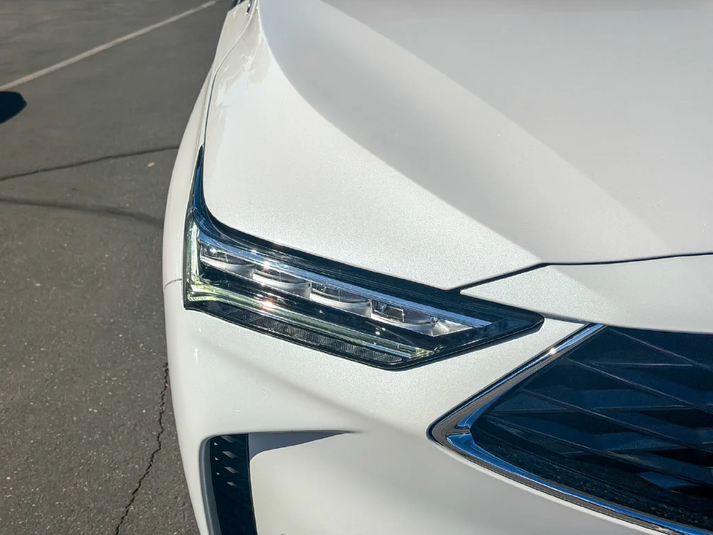 Used 2025 Platinum White Pearl Acura Technology Package image 5
