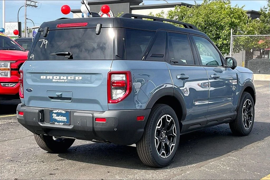 New 2025 Azure Gray Metallic Tri-Coat Ford Outer Banks® image 12