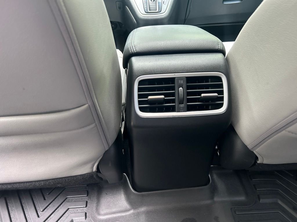 Used 2015  Honda Touring image 28
