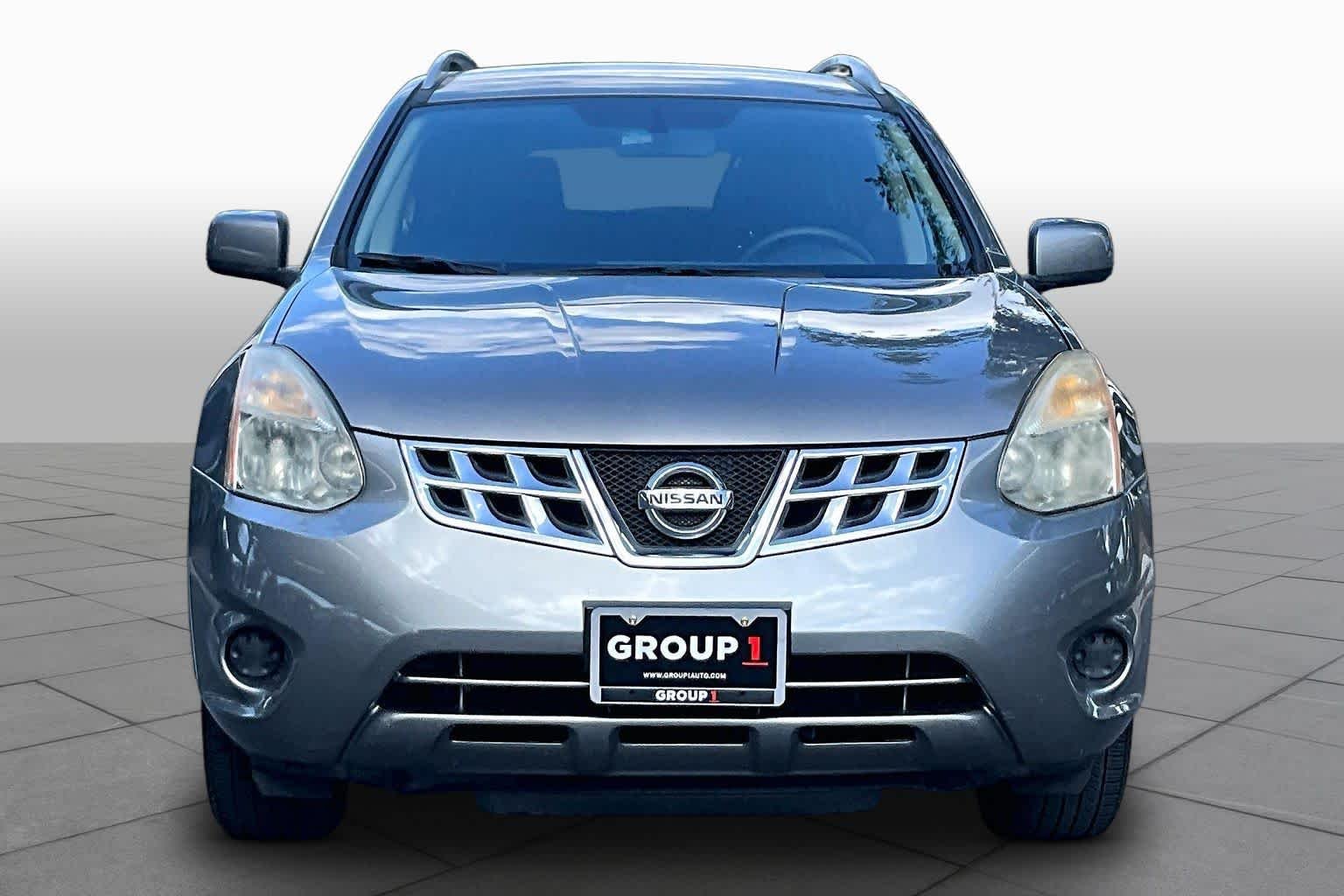 Used 2012 Platinum Graphite Nissan SV image 3