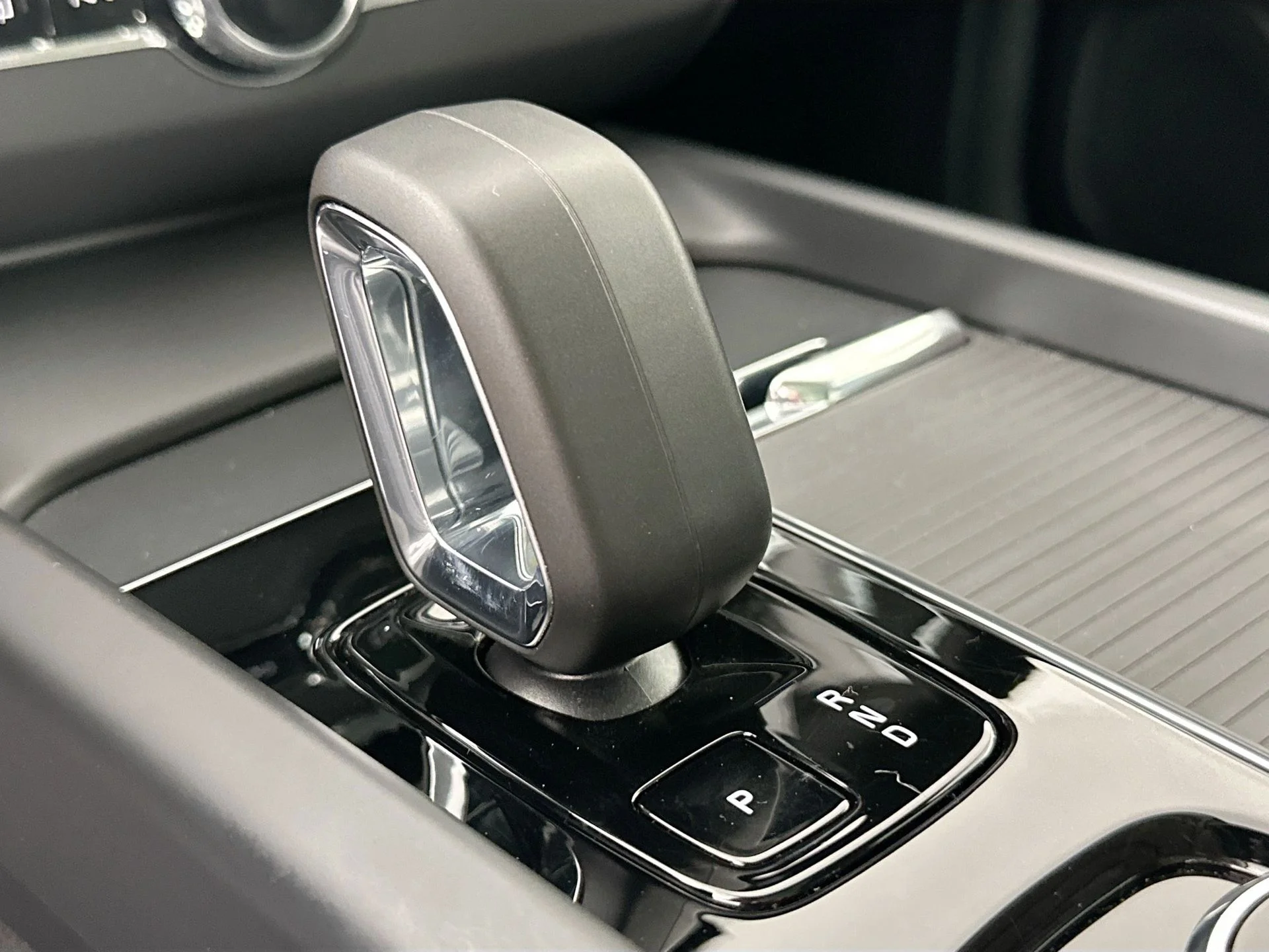 Used 2025 Onyx Black Volvo Core image 17