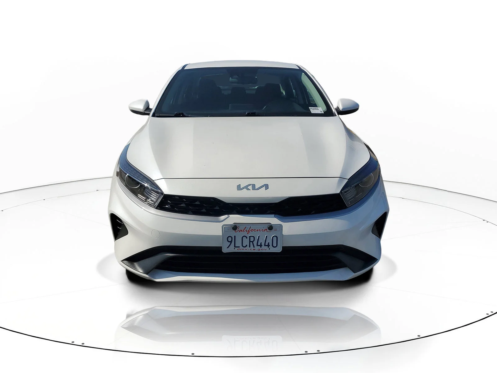 Certified Used 2024 White Kia LXS image 9