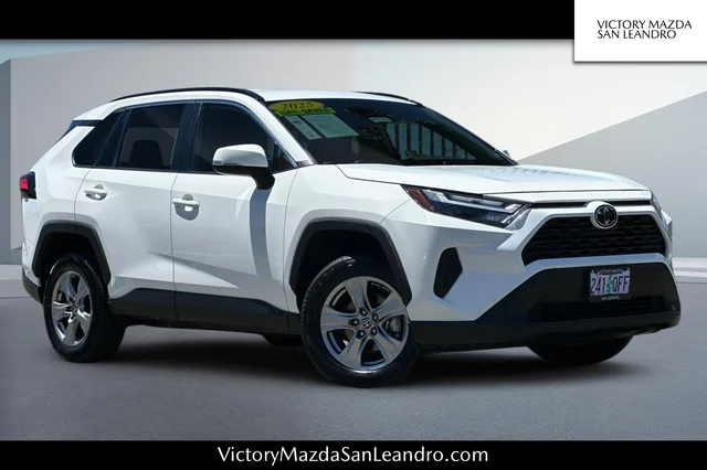 2025 Toyota RAV4 XLE