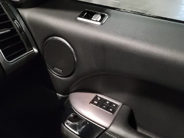 Used 2019 Fuji White Land Rover HSE image 24