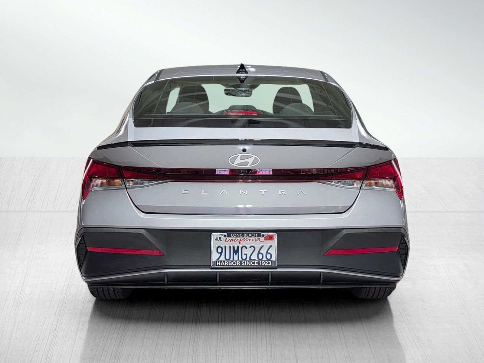 Certified Used 2025 Fluid Metal Hyundai SEL Sport image 6