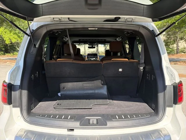 Used 2023 White INFINITI Sensory image 25