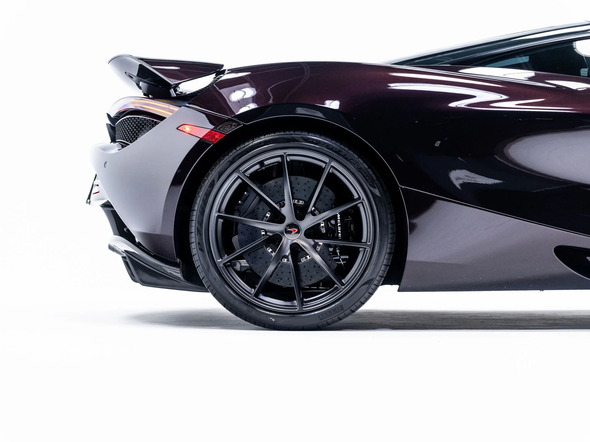 Used 2018 Quartz McLaren Luxury image 11