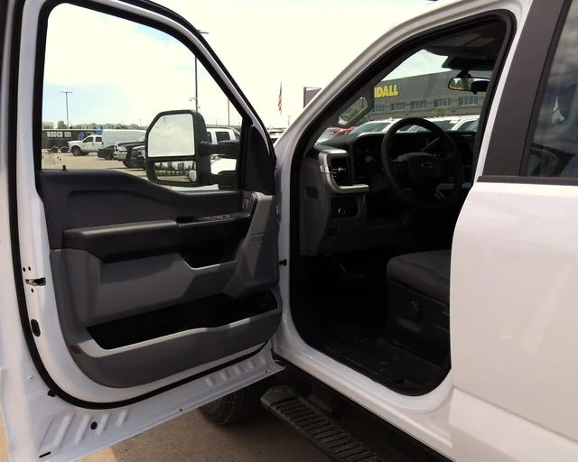 New 2026 Oxford White Ford XL image 14