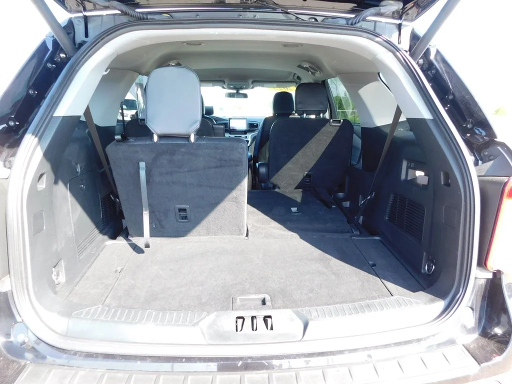 Used 2023 Black Ford XLT image 28