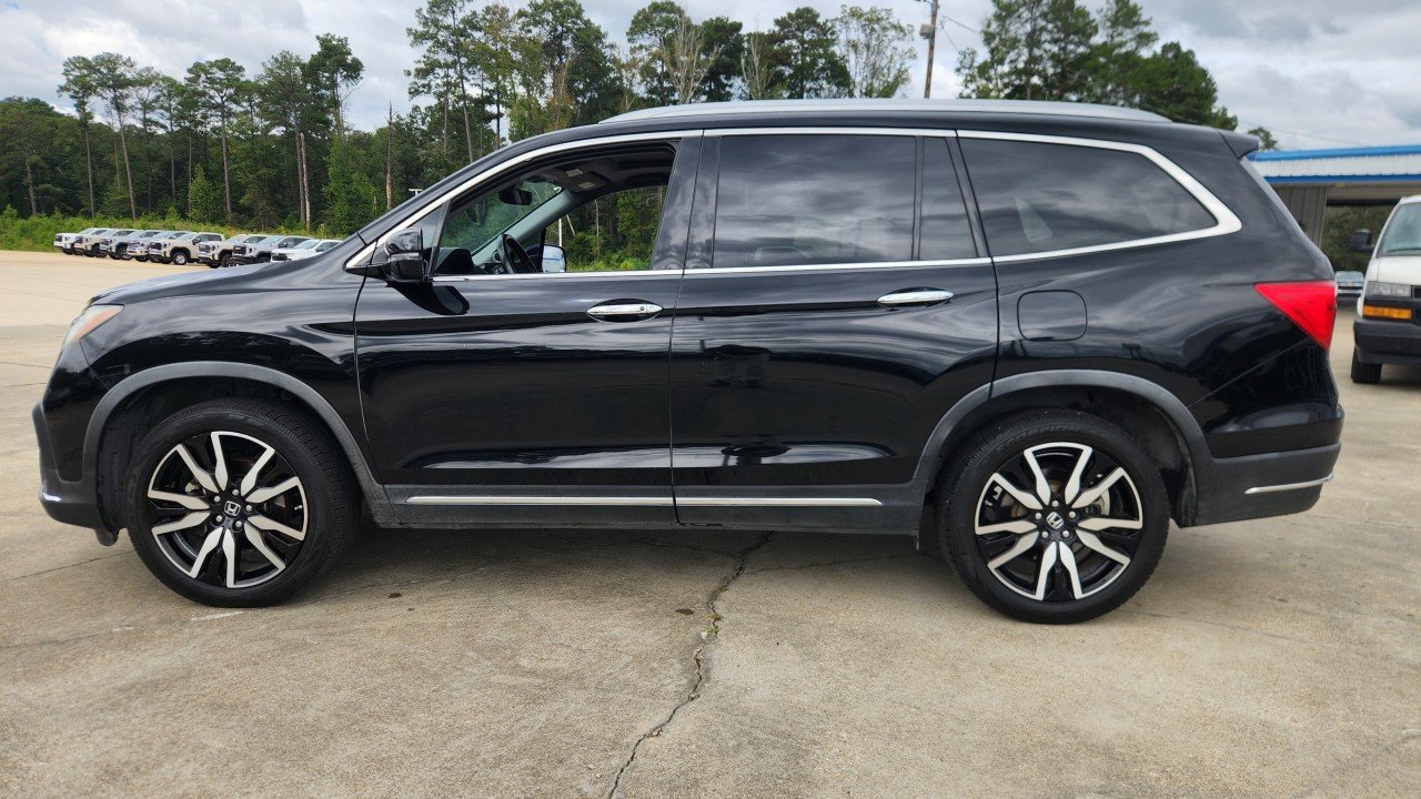 Used 2020 Black Honda Touring 8-Passenger image 6