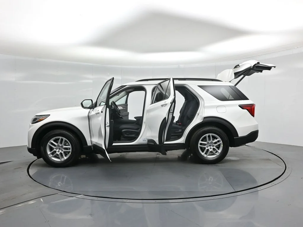 New 2026 Star White Metallic Tri-Coat Ford Active image 36