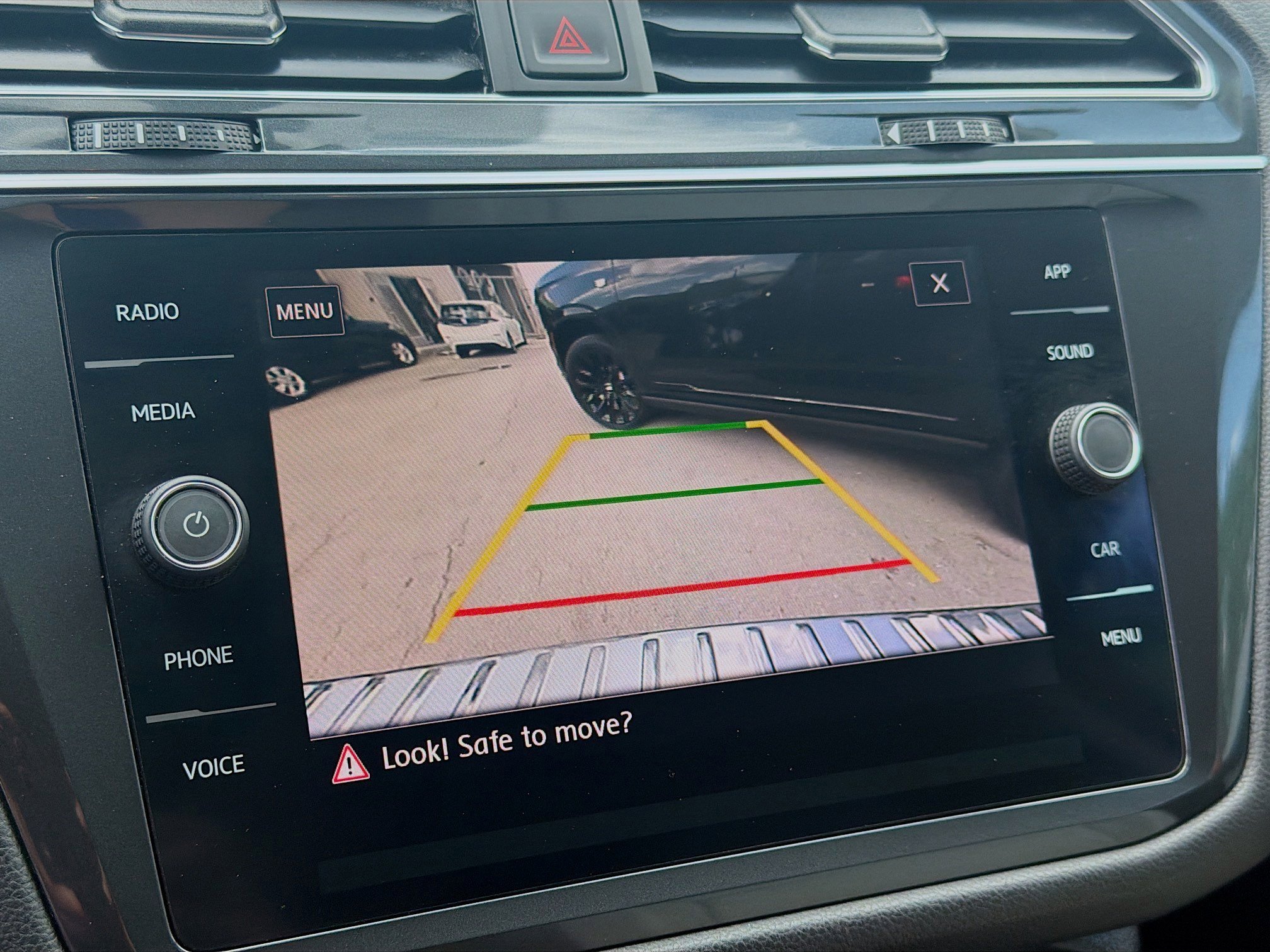 2019 Volkswagen Tiguan SE - Photo 11
