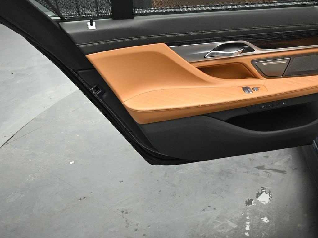 2022 BMW 750LI - Image 21