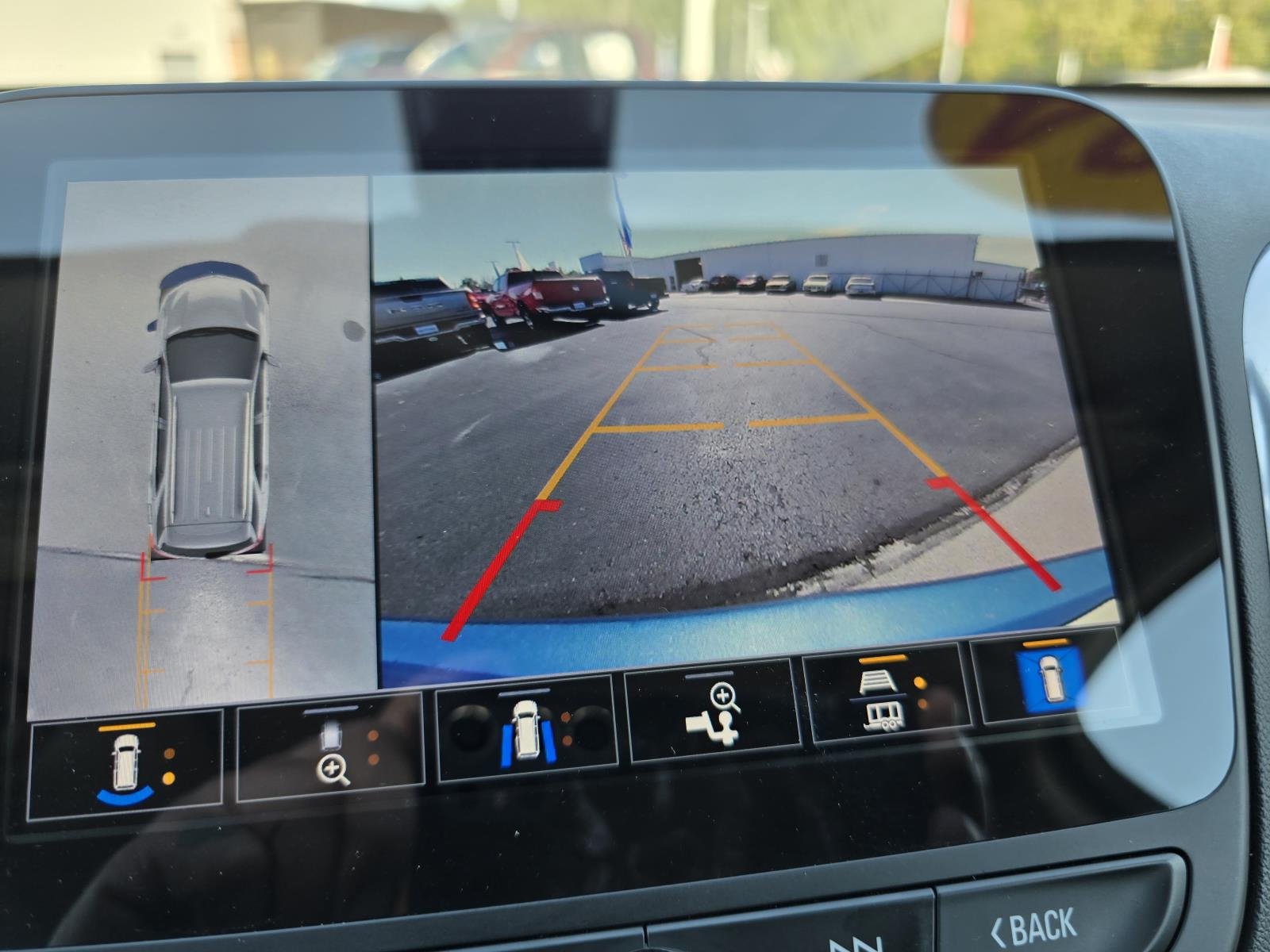 2024 Chevrolet Equinox LT - Photo 16