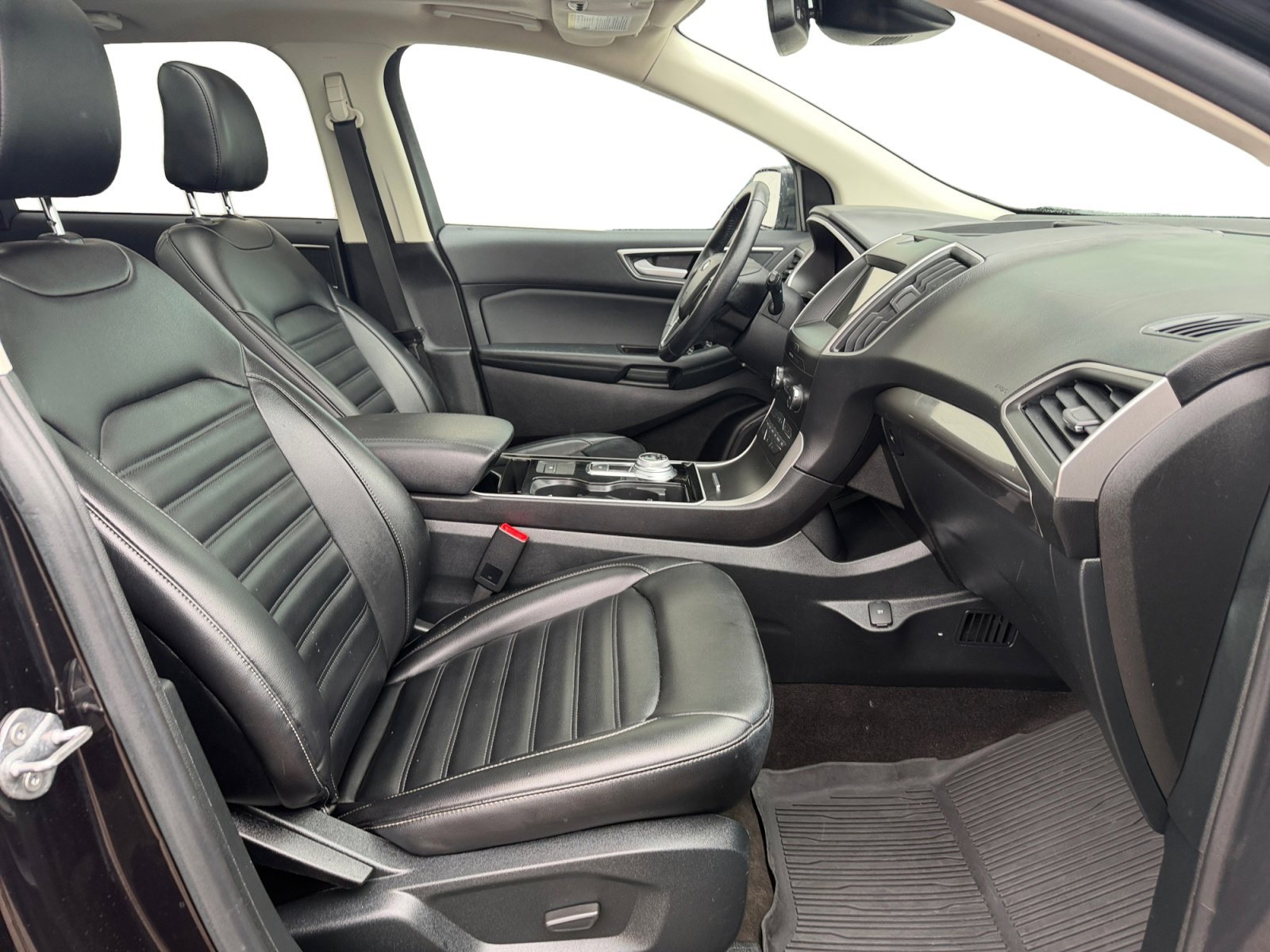 Used 2020 Black Ford SEL image 30