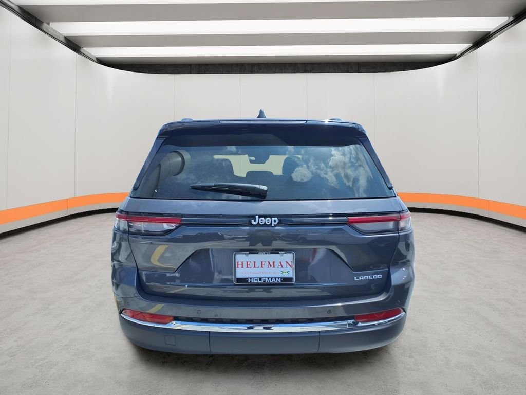 New 2026 Baltic Gray Metallic Clearcoat Jeep Laredo X image 5