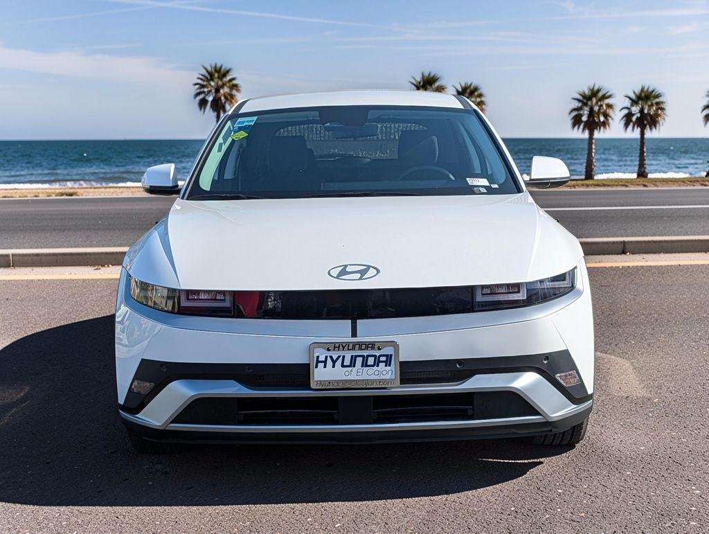 New 2026 White Hyundai SE image 3