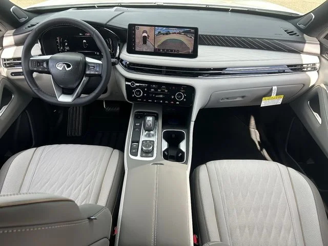 New 2027 2T RAD WHT INFINITI Autograph AWD image 17