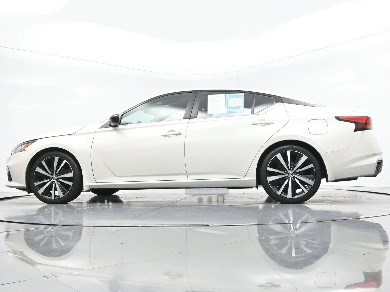 Used 2020 Pearl White Tricoat Nissan 2.5 SR image 41
