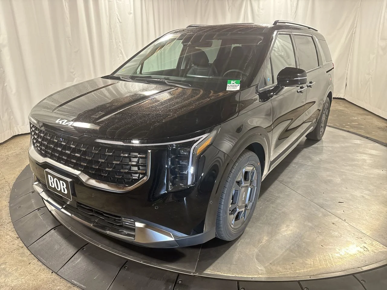 2026 Kia Sedona SX HEV's photo