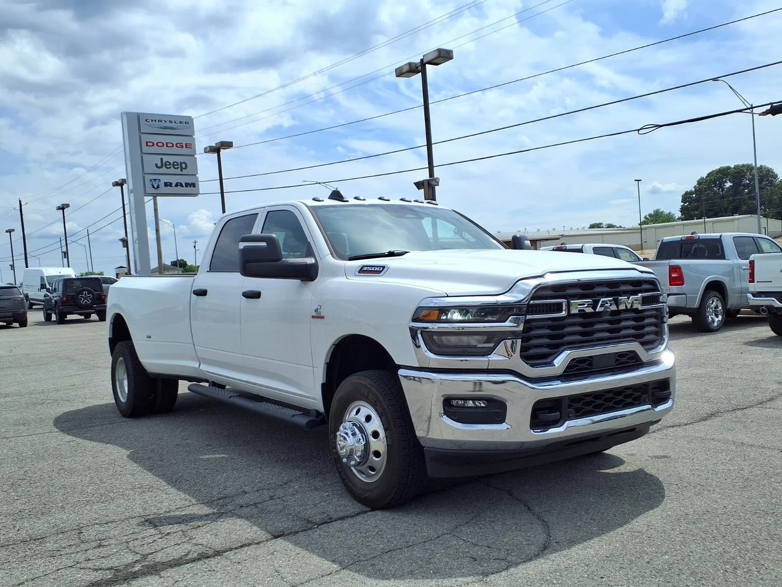 New 2026 Bright White Clear-Coat Exterior Paint RAM Tradesman image 19