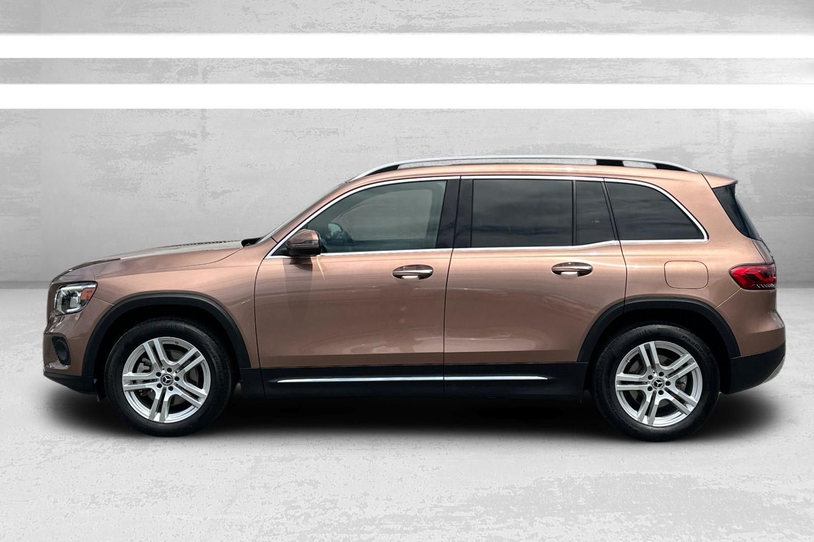 Used 2022 Gold Mercedes-Benz GLB 250 image 7