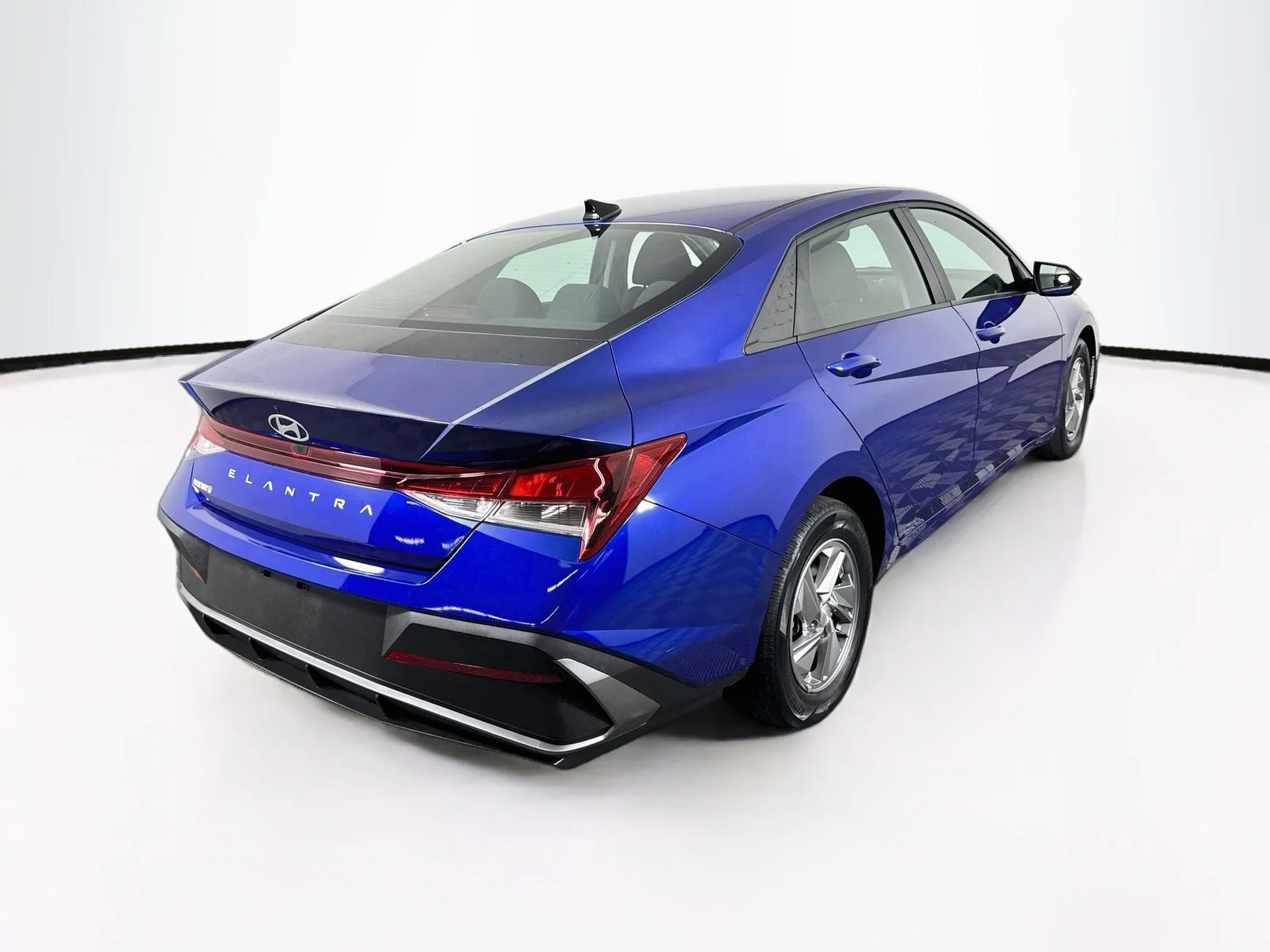 Used 2024 Blue Hyundai SE image 7
