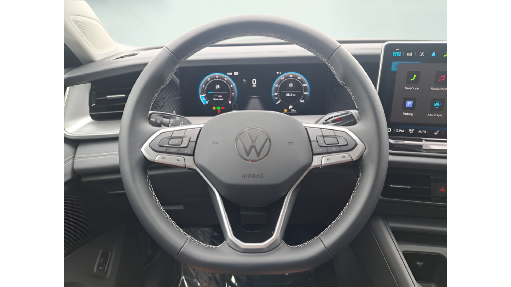 2025 Volkswagen Tiguan SE - Photo 15